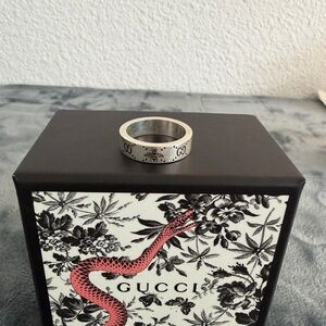 Brand New Gucci Sterling Silver Signature GG & Bee Ring Size 21 / Large / 9.5